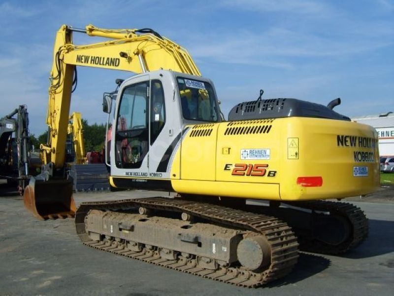 NEW HOLLAND KOBELCO E215B